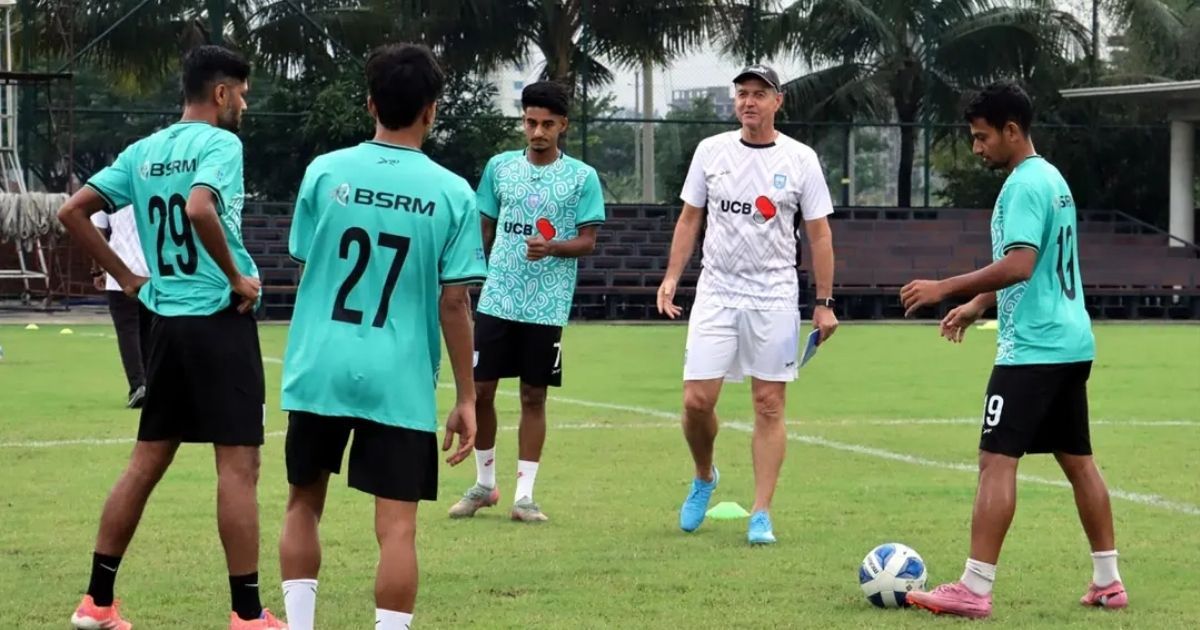 ফুটবলারদের স্বচ্ছ থাকার পরামর্শ দিলেন নতুন কোচ