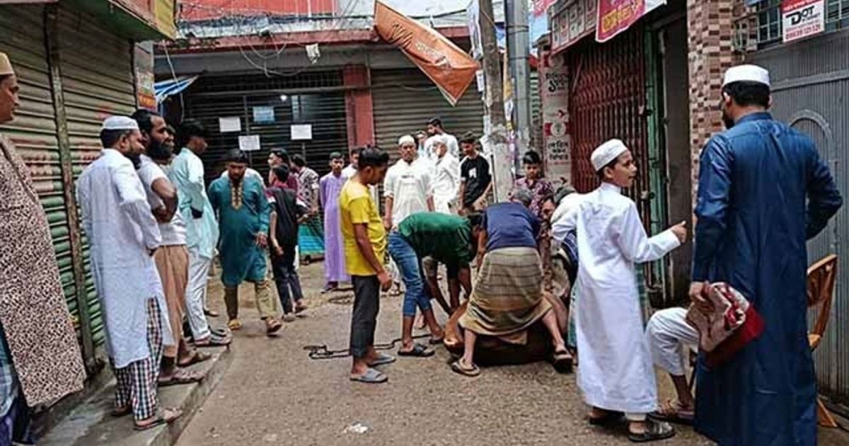 ধর্মীয় ভাবগাম্ভীর্যে দেশে ঈদুল আজহা উদযাপিত হচ্ছে