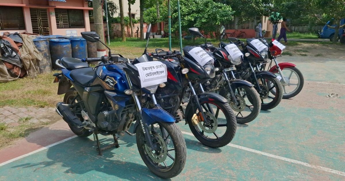 মাগুরায় ৫ টি চোরাই মোটরসাইকেল উদ্ধার, গ্রেফতার ১