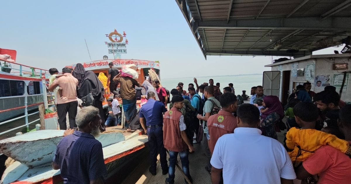 ঈদ শেষে কর্মস্থলে ফিরছে মানুষ, ঘাটে যাত্রী ও যানবাহনের চাপ 