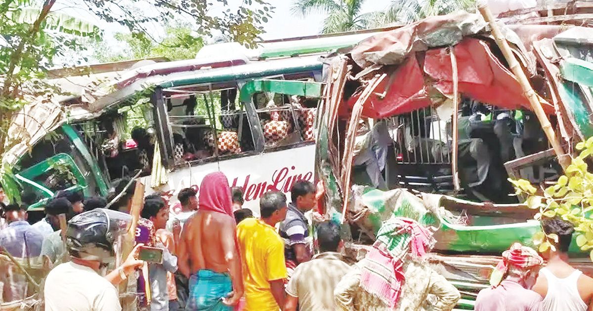 ঈদযাত্রায় ১৩ দিনে ২৯২টি সড়ক দুর্ঘটনায় নিহত ২৮১ জন