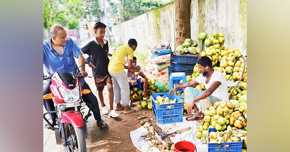 In-Moulvibazar-people-are-gasping-for-breath-with-fresh-palm-shells