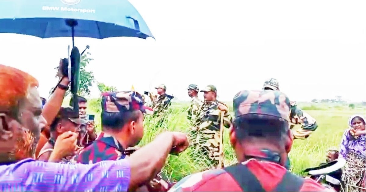 Pushins-attempt-at-Naogaon-border-BSF-took-back-17-people-in-strict-position-of-BGB