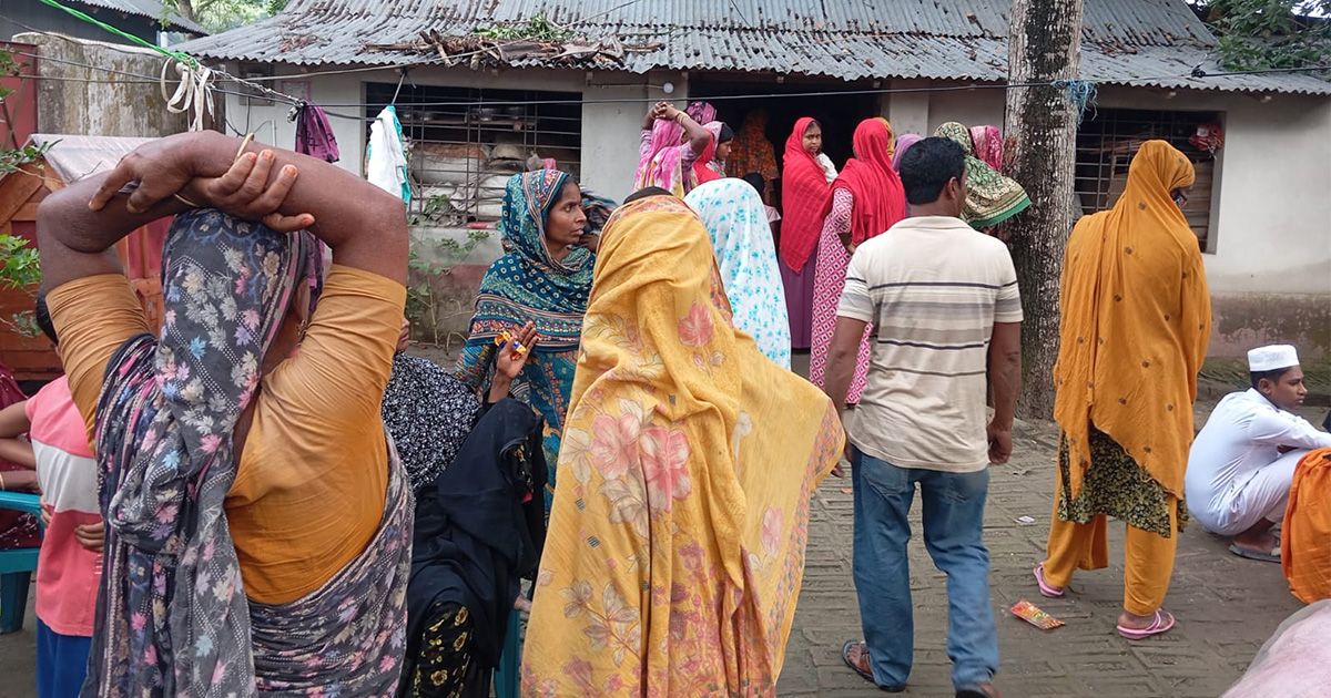 A-girl-named-Sohana-Khatun-committed-suicide-by-hanging-herself-in-Jeevannagar