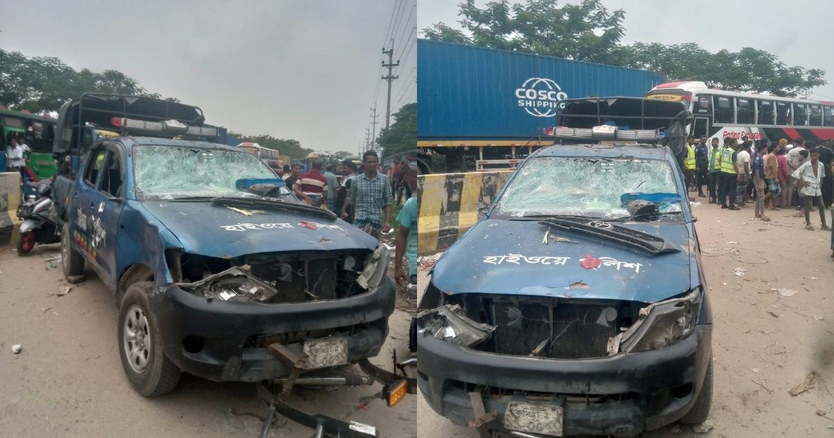 কুমিল্লায় হাইওয়ে পুলিশের গাড়িতে সংঘবদ্ধ হামলা, ভাঙচুর
