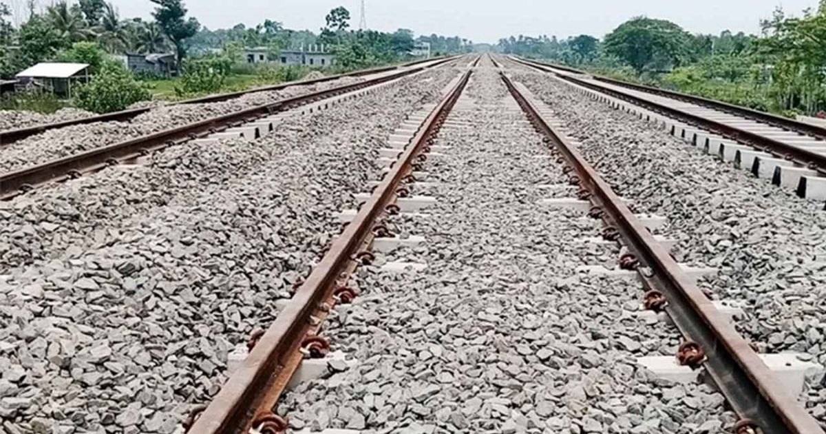 নাচোলে রেললাইনের পাশ থেকে অজ্ঞাত নারীর লাশ উদ্ধার