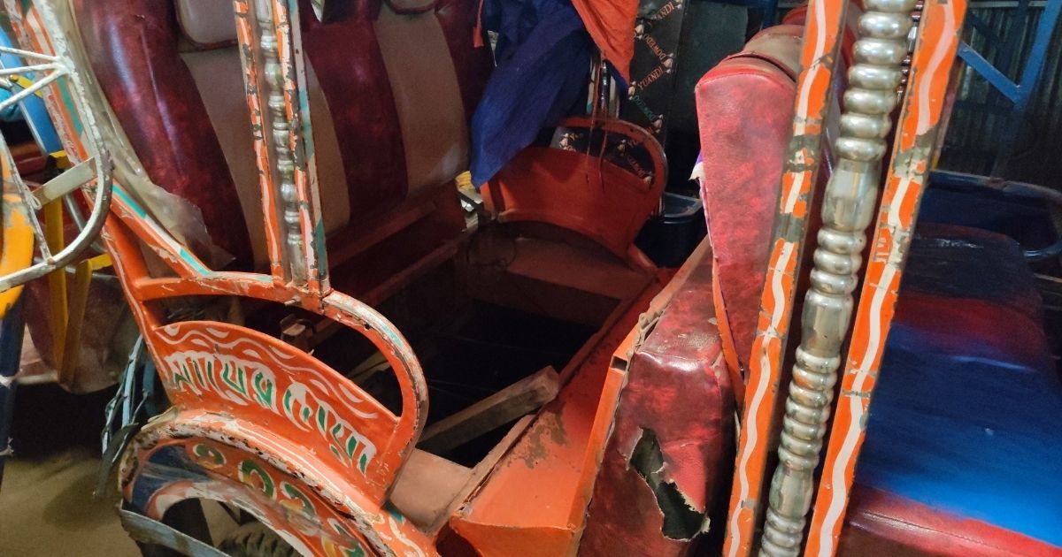 16-autorickshaw-batteries-looted-at-gunpoint-in-Comilla