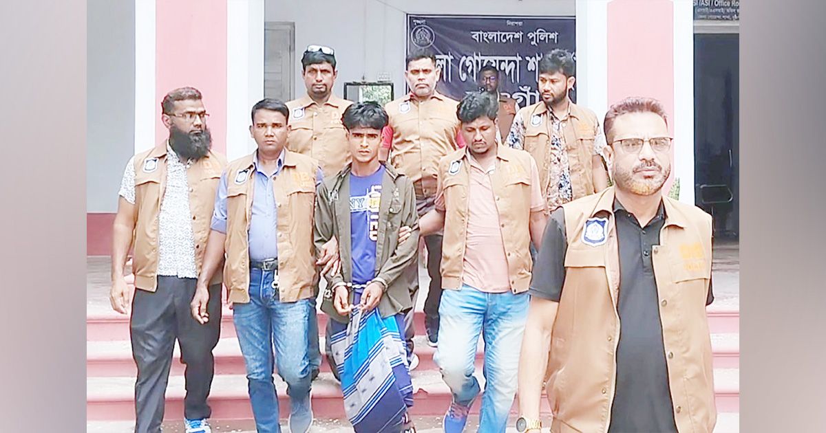 নওগাঁয় বাসা-বাড়ির নারীদের করতো মাথায় আঘাত, সিরিয়াল কিলার গোলাম মোরশেদ গ্রেপ্তার