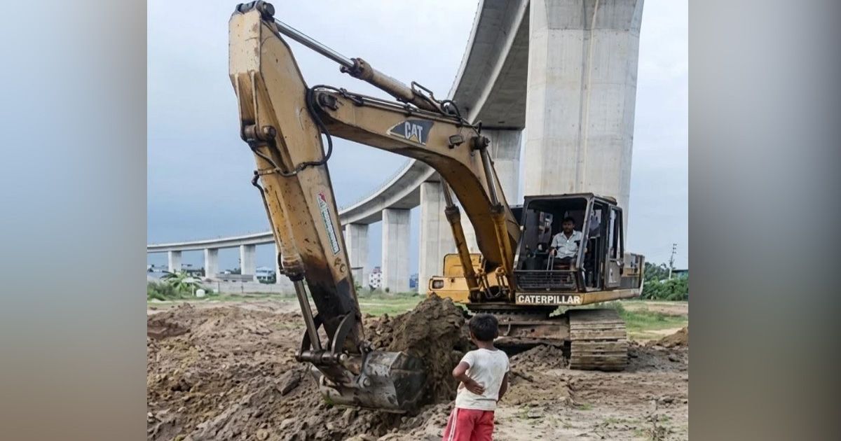 Controversy-on-cutting-soil-from-under-the-pillars-of-Padma-Bridge-The-project-authoritys-claim-is-allowed