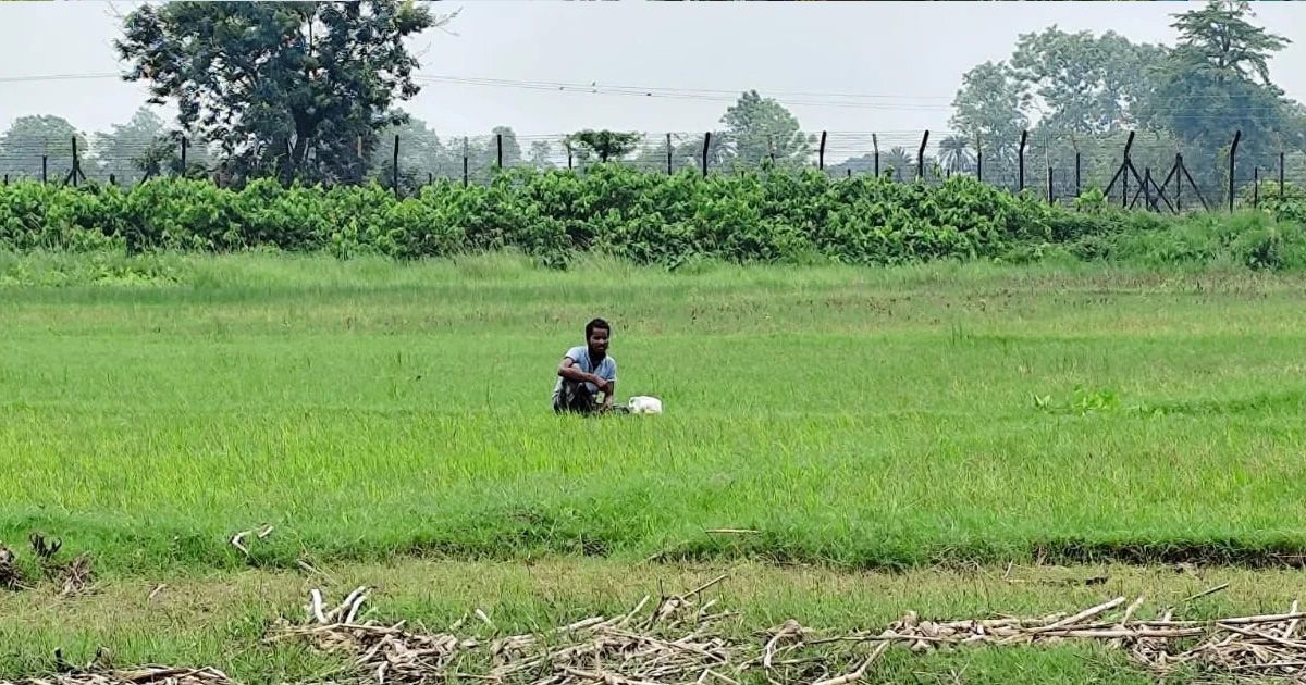 The-BSF-failed-in-its-attempt-to-push-the-border-and-the-youth-were-at-zero-line-due-to-the-BGBs-obstruction-in-Dewanganj