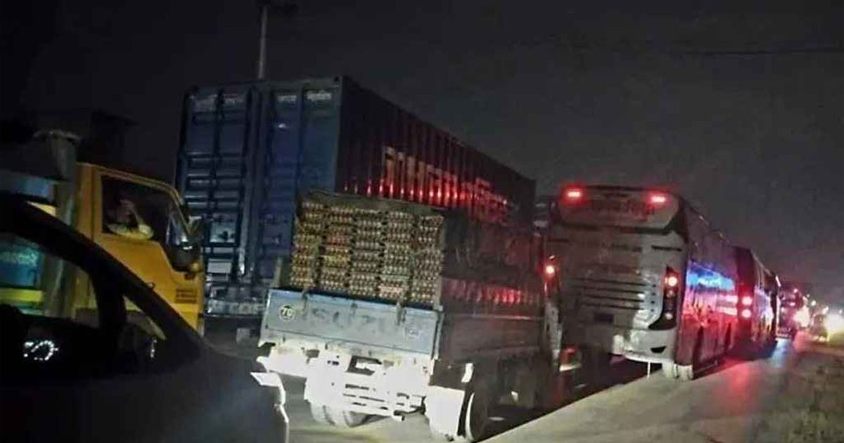 Passengers-suffer-long-traffic-jams-on-Dhaka-Sylhet-highway