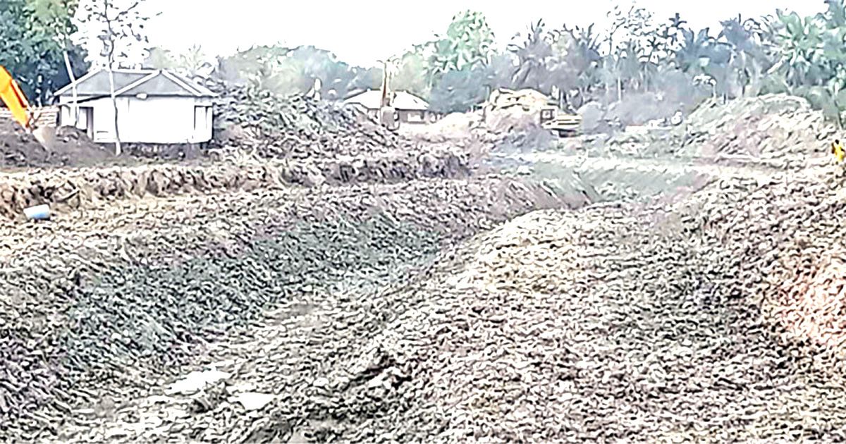 A-45-km-canal-has-to-be-dug-to-revive-the-agro-fishery-economy-in-Dumuria