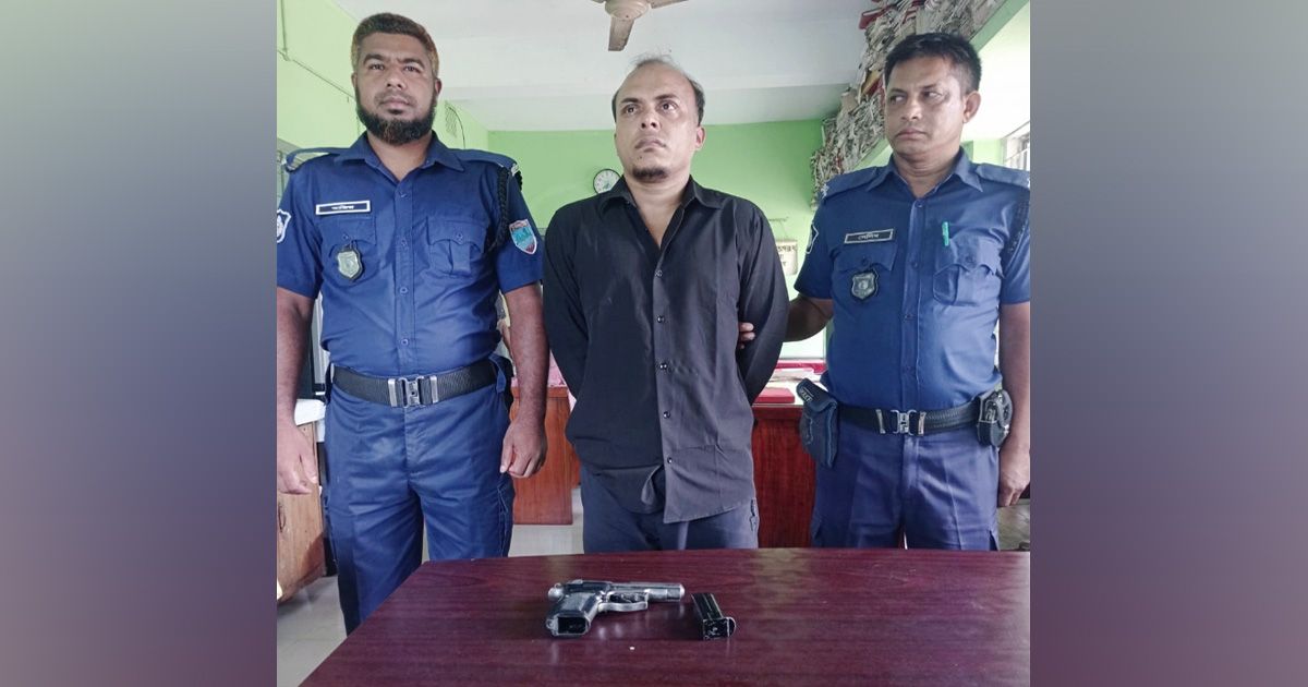 Youth-arrested-with-foreign-pistol-in-Khulna