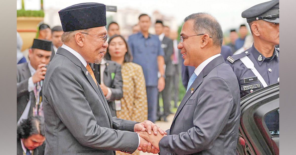 Dhaka-Kuala-Lumpur-relations-at-a-new-height