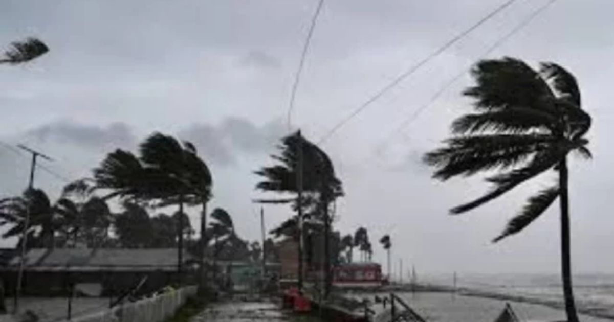 ৬০ কিমি বেগে ঝড়ের পূর্বাভাস, নদীবন্দরে সতর্কতা জারি