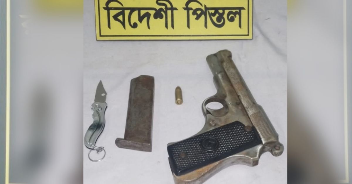 A-youth-was-arrested-with-a-foreign-pistol-in-Khilgaon-of-the-capital