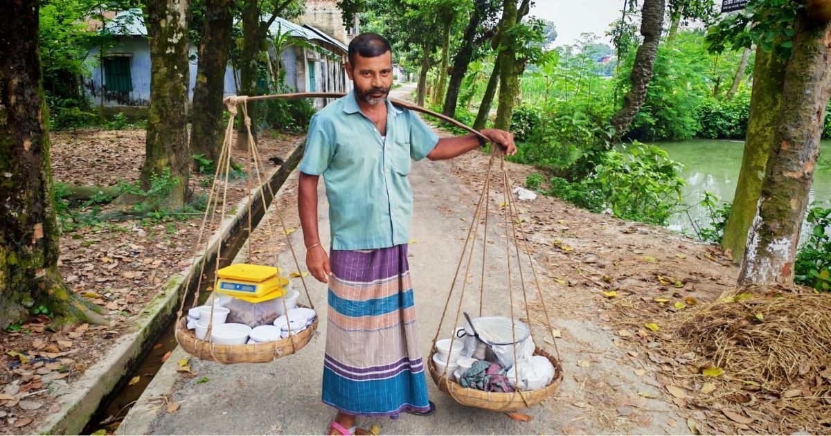 Samir-Chandra-sold-sweets-made-by-himself-in-villages-for-30-years