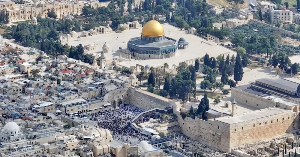 Infiltration-of-Jewish-settlers-into-Al-Aqsa-Mosque