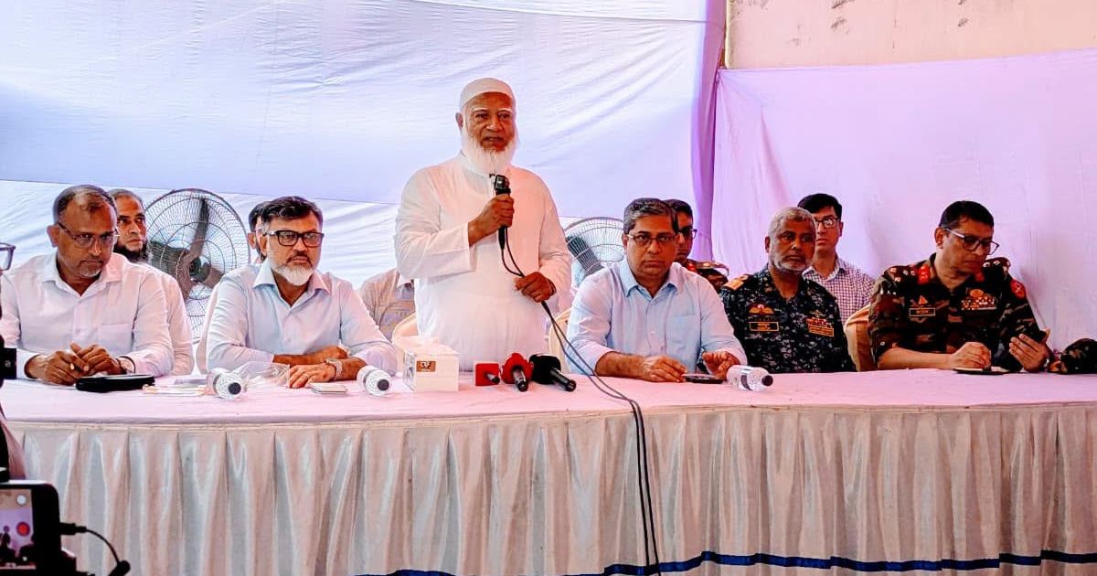 The-top-leadership-of-the-opposition-party-on-a-platform-to-solve-the-civic-problems-in-the-capital