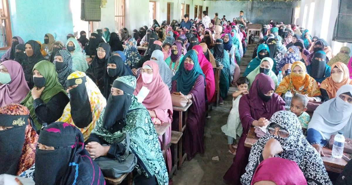 With-the-help-of-the-Prime-Minister-smiles-appeared-on-the-faces-of-220-helpless-women