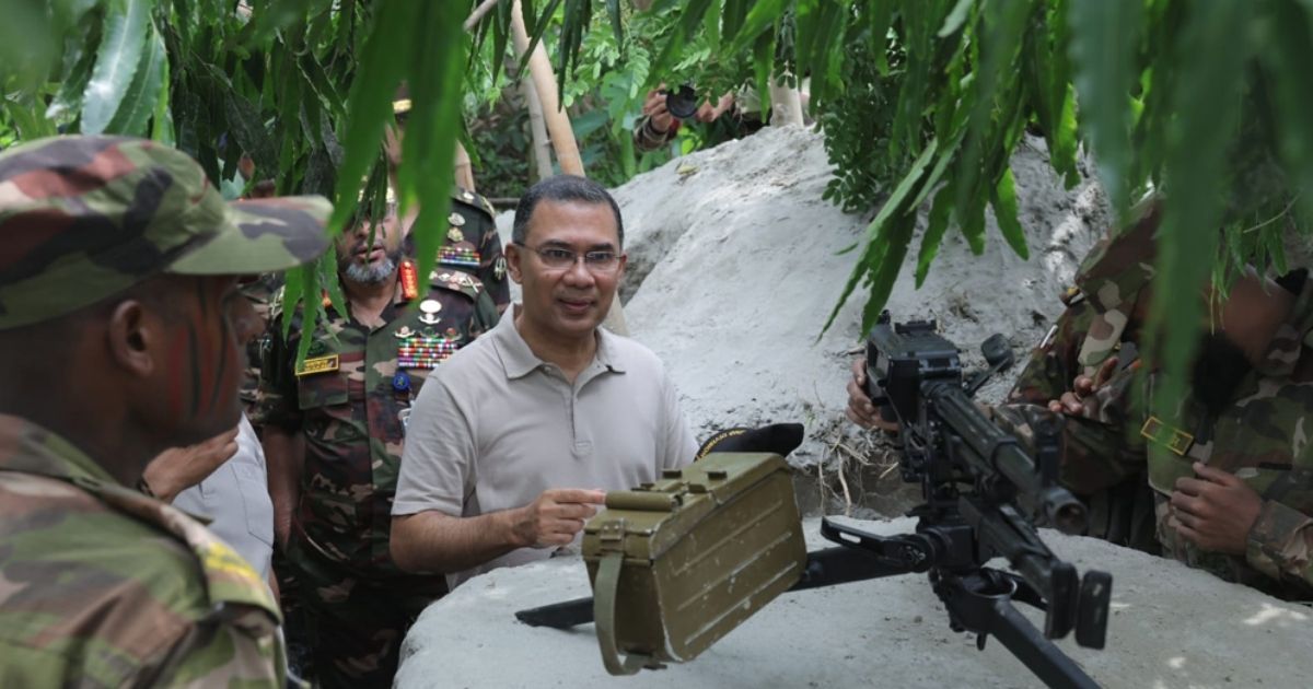 Prime-Minister-on-a-surprise-visit-to-the-army-exercise