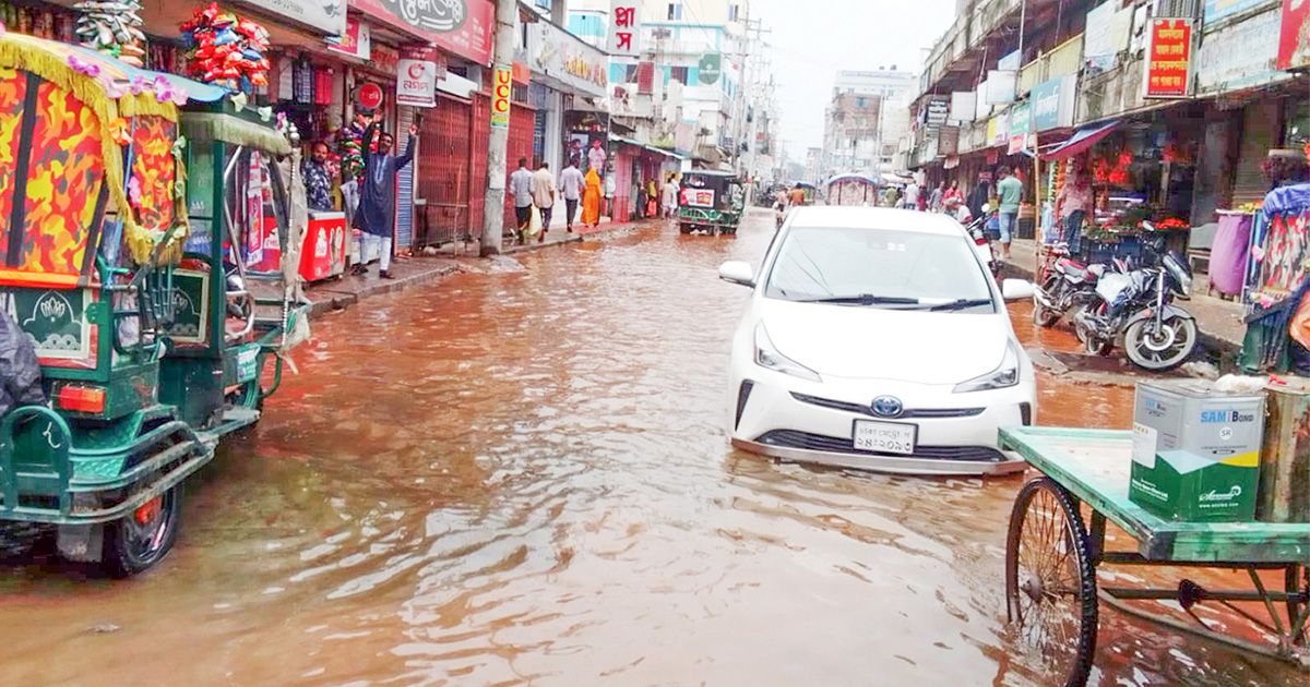 Local-residents-are-suffering-due-to-heavy-rains-in-Muktagacha