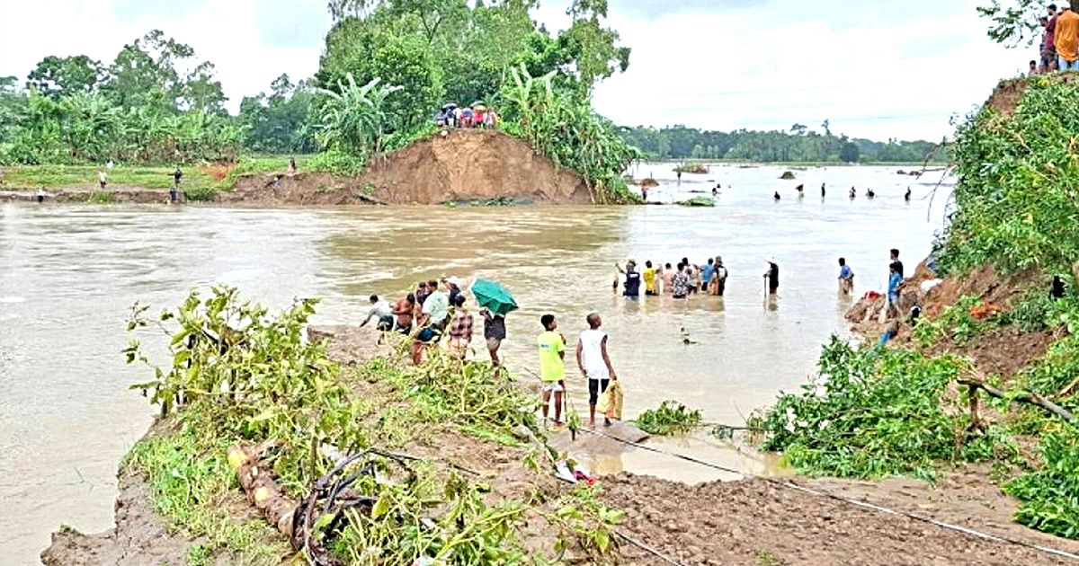The-flood-situation-is-intensifying-due-to-the-upstream-flood-and-heavy-rainfall
