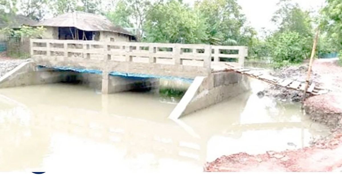 The-bridge-built-at-a-cost-of-33-lakh-taka-in-Shyamnagar-is-not-working-for-the-local-residents