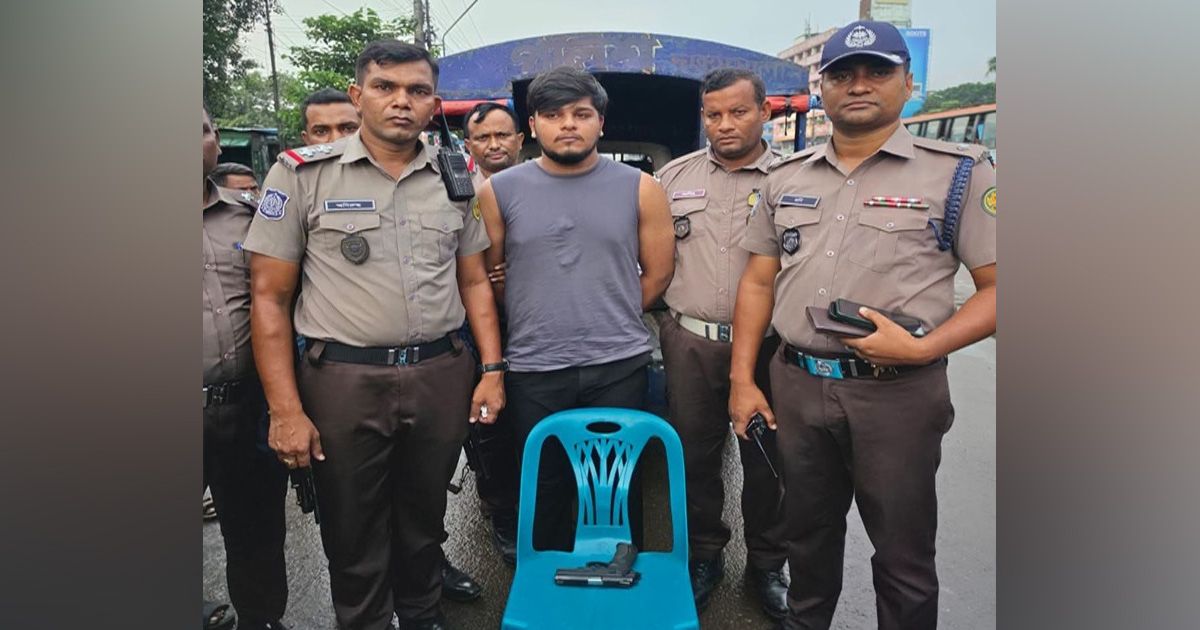 Youth-arrested-with-foreign-pistol-and-magazine-from-Mirpur