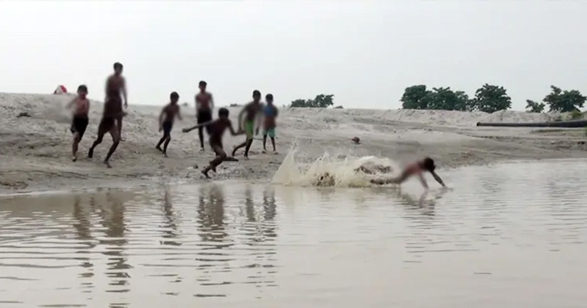 3-children-including-brother-and-sister-drowned-in-water-while-washing-football-in-Bogra