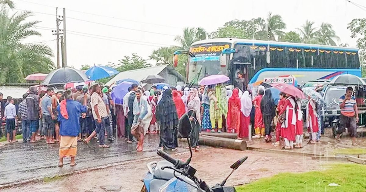 Narail-child-rape-and-highway-blockade-demanding-the-execution-of-the-killer