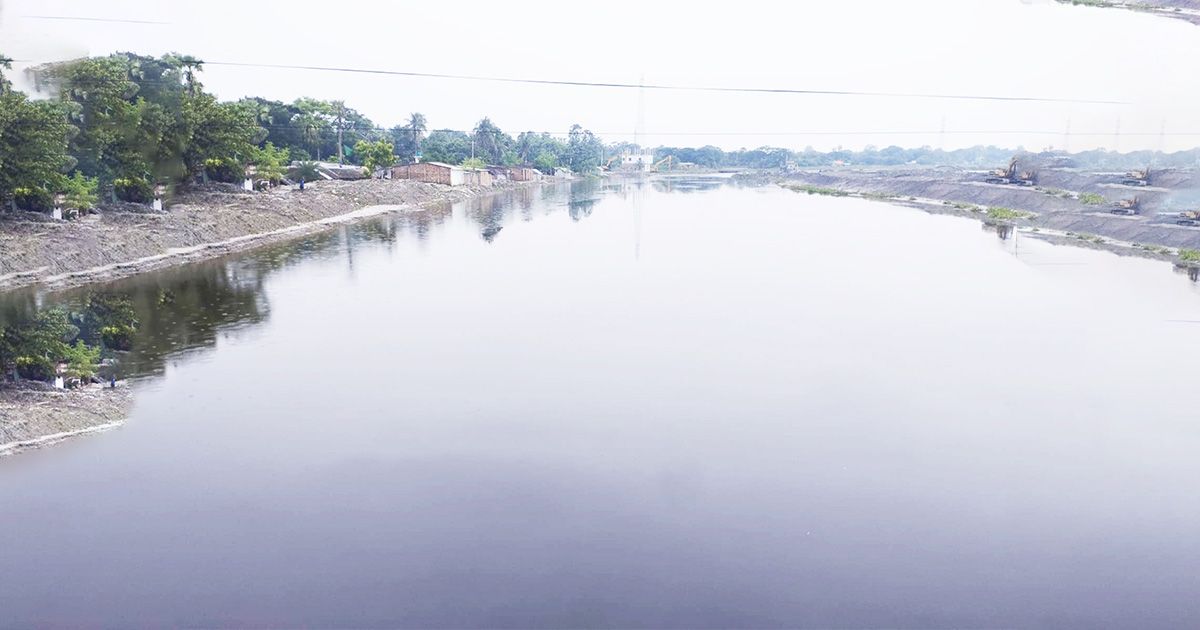 A-few-villages-are-in-fear-of-Domra-Bill-waterlogging-due-to-the-navigable-crisis-of-Hari-river