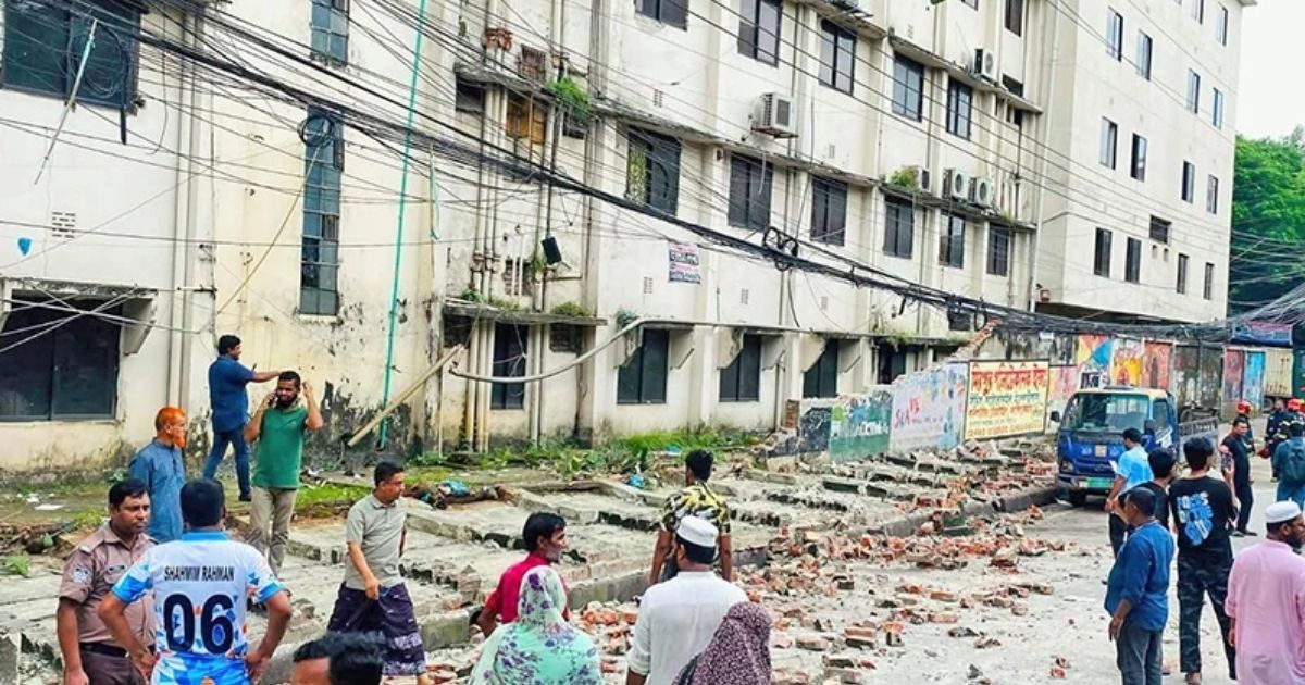 2-people-lost-their-lives-when-the-college-wall-collapsed-in-Mirpur