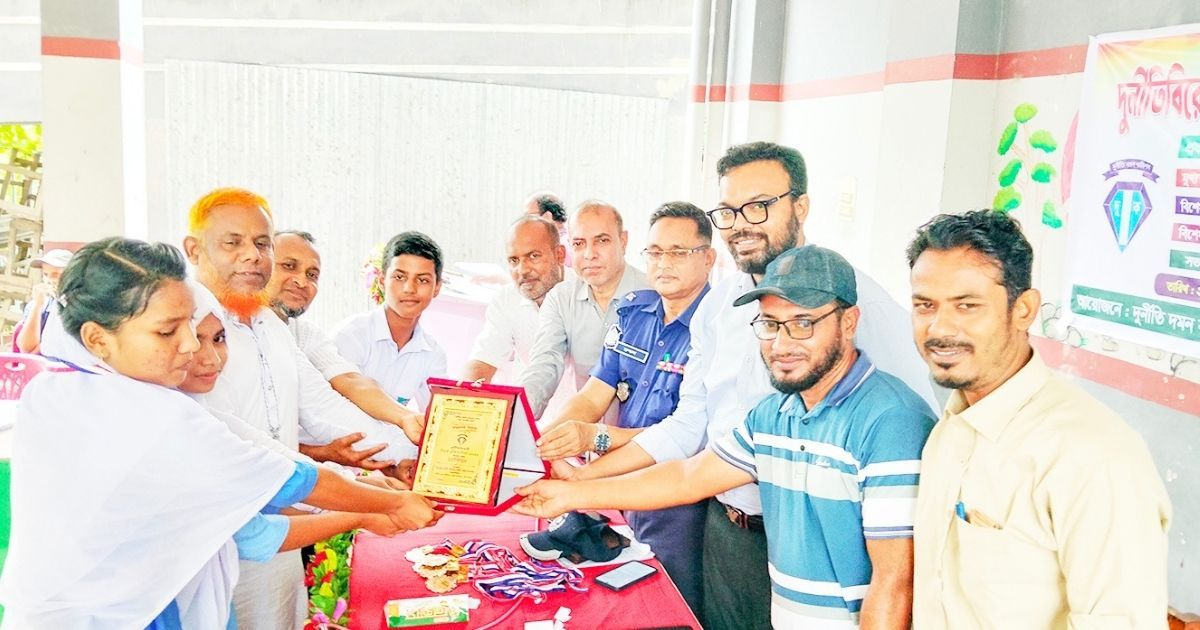 Anti-corruption-debate-competition-held-in-Ashtagram