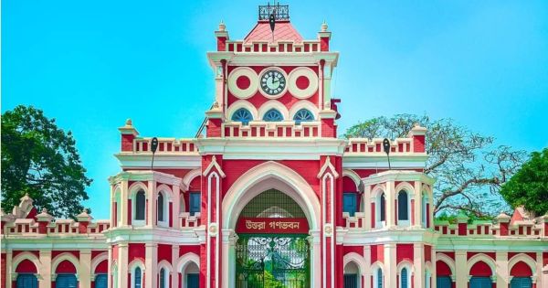 উত্তরা গণভবনের আঙিনায় হৈমন্তি আর ম্যাগনোলিয়ার ম-ম গন্ধ