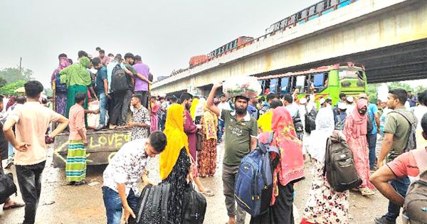 রাজধানীমুখী মানুষের চাপে যমুনা সেতুর পশ্চিম মহাসড়কে যানজট
