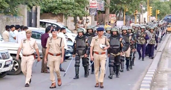 মন্দির-মসজিদ ঘিরে ৩ হাজার পুলিশ মোতায়েন ভারতে