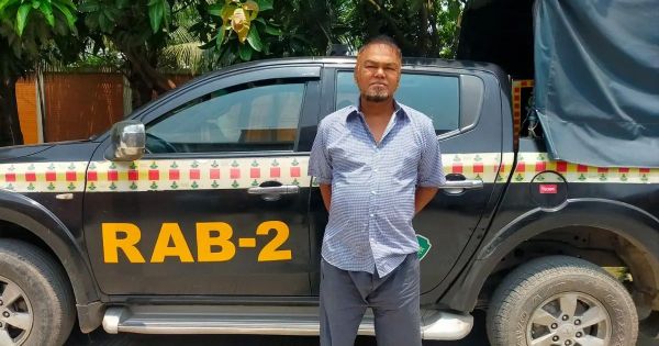 ‘কব্জি কাটা’ গ্রুপের প্রধান এক্সেল বাবুসহ ৬ জন গ্রেফতার: র‍্যাব