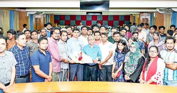 চবির নবনিযুক্ত দুই উপউপাচার্যের সঙ্গে ছাত্রদলের সৌজন্য সাক্ষাৎ
