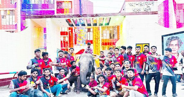 বাকৃবিতে তিন দিনব্যাপী হল ফিস্টে হাতি নিয়ে বর্ণাঢ্য শোভাযাত্রা