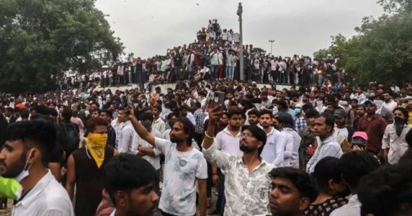 নতুন চ্যালেঞ্জের মুখোমুখি মোদি সরকার