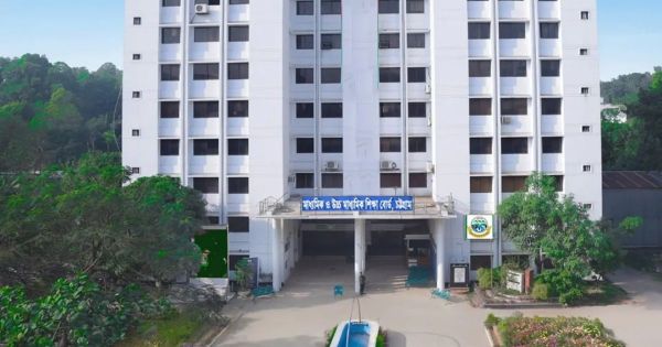 বন্যা ও বৈরী আবহাওয়ায় চট্টগ্রাম শিক্ষা বোর্ড ও বিশ্ববিদ্যালয়ের পরীক্ষা স্থগিত