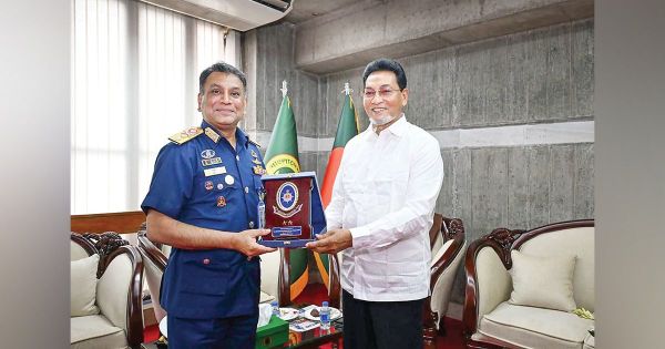চিফ হুইপের সঙ্গে কোস্ট গার্ডের ডিজির সৌজন্য সাক্ষাৎ