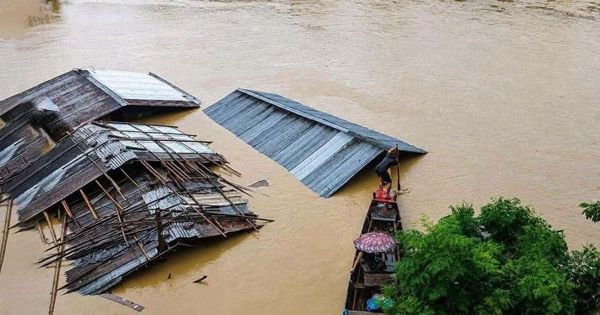 টানা অতিবর্ষণে পার্বত্যাঞ্চলে বিপর্যস্ত জনজীবন