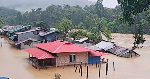 টানা বর্ষণ-বিপর্যয়: বন্যা ও পাহাড় ধসে প্রাণহানি বেড়ে ৪৪  