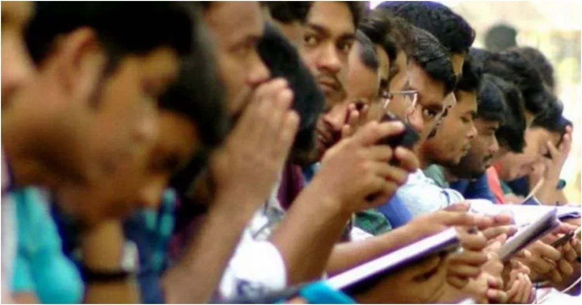 ৩ জন বেকারের ১জন স্নাতক ডিগ্রিধারী