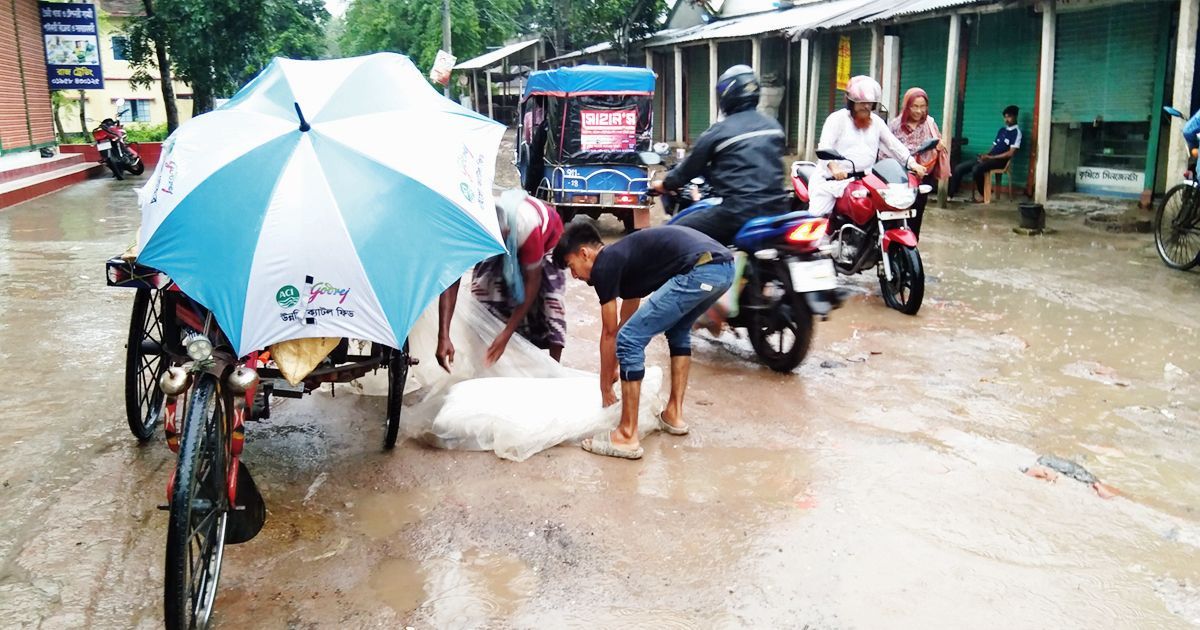 কাগজে কলমে আটকে আছে সড়ক সংস্কার