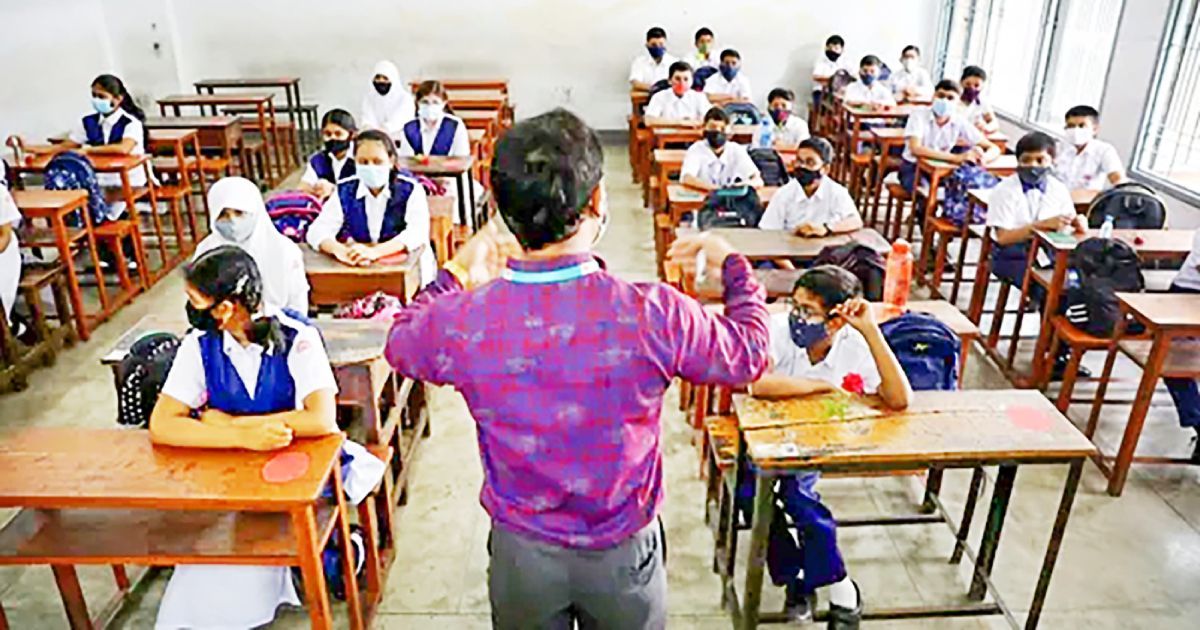 সপ্তম বা অষ্টম শ্রেণিতে পাবলিক পরীক্ষা আবশ্যক