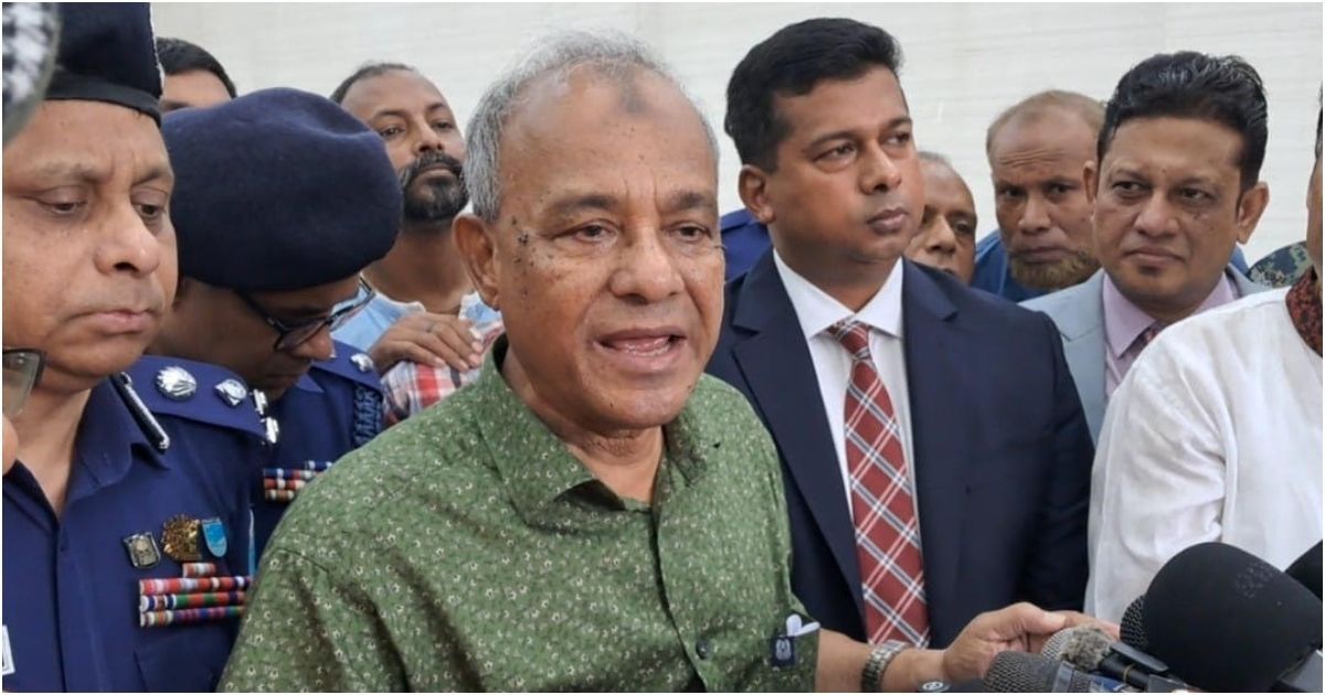এবার উৎবসমুখর পরিবেশে পূজা অনুষ্ঠিত হবে : স্বরাষ্ট্র উপদেষ্টা