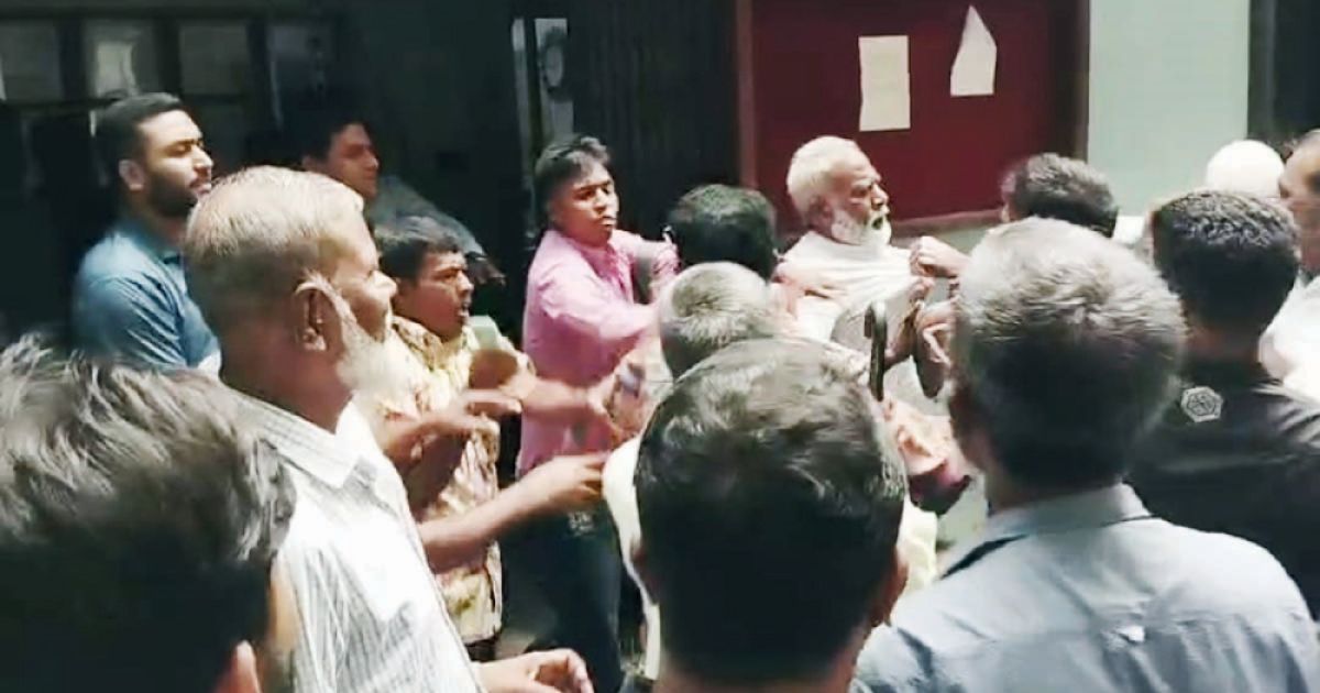 পাবনার সাঁথিয়ায় শান্তিপূর্ণ মানববন্ধনে হামলা